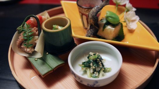 Modern kaiseki at Hoshinoya ryokan